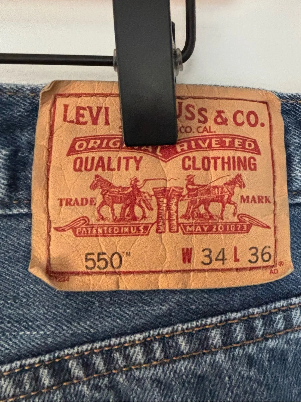 Levi’s 550 relaxed fit 34x36 men’s medium wash tapered